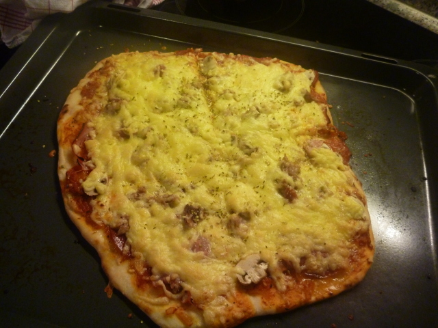 Bild von fertiger Pizza